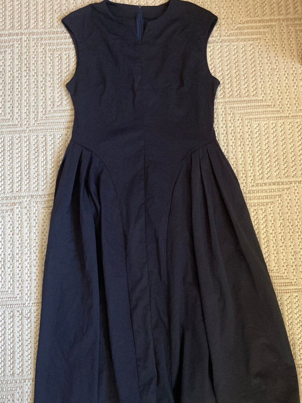 Navy V-neck Solid Pleated Sleeveless Maxi Dress - Picture 6 of 6